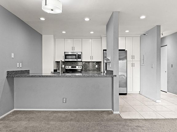 2nd image of 240 N Bayshore Blvd APT 304