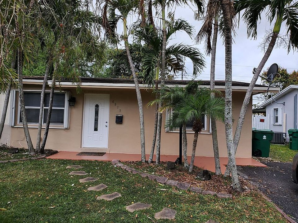 1st image of 4979 SW 92nd Ave