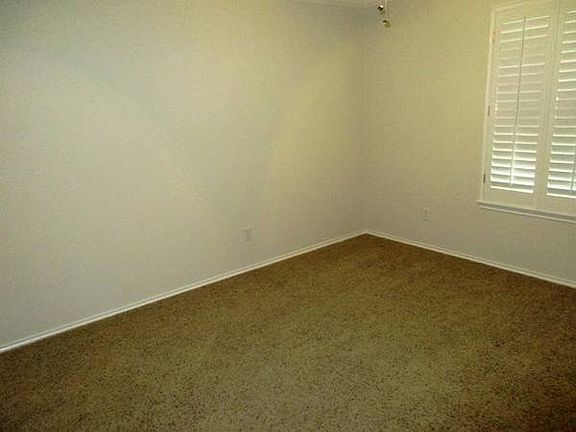 2nd image of 10107 Evanston Ave Unit 2
