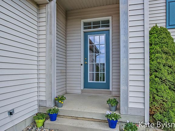 4th image of 7776 Westside Dr
