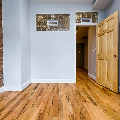 Rented by Nooklyn NYC LLC | media 35