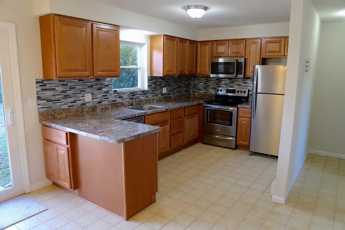 2 bed, 1.5 bath, 1200 sqft, $2,400 — Photo 1