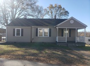 9 South St, Taylors, SC 29687