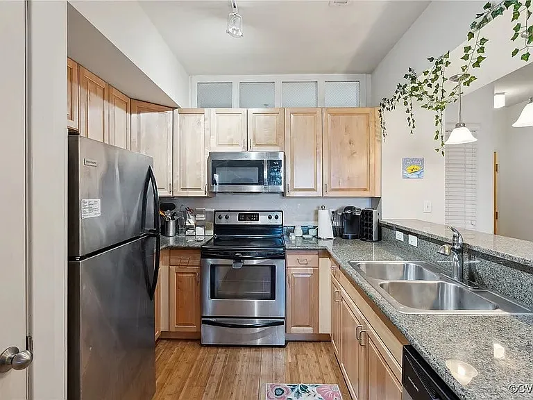 1333 W Broad St #511 — Photo 4