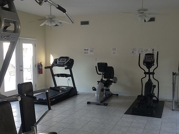 4th image of 1664 Beach Blvd