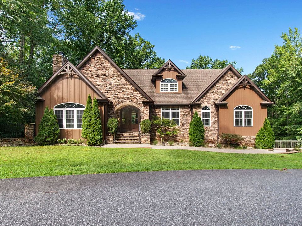 1st image of 129 Overbrook Cir