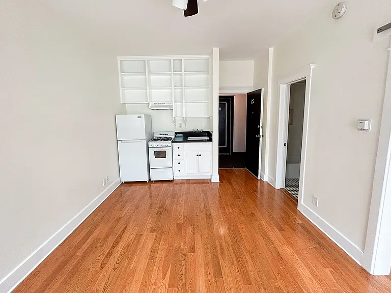 4440 Burns Ave #17 — Photo 5