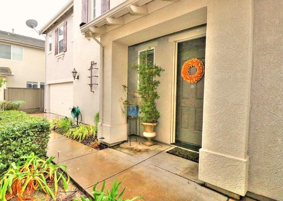 1st image of 660 Candela Cir