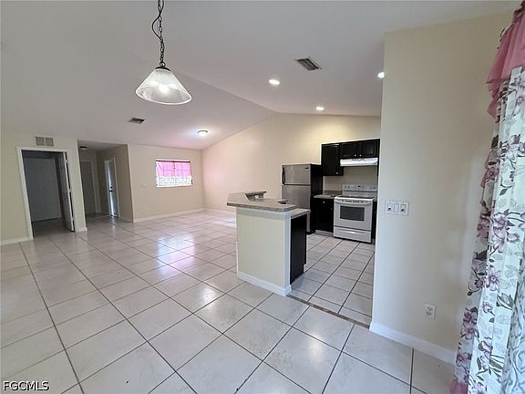 4th image of 305/307 Harry Ave S