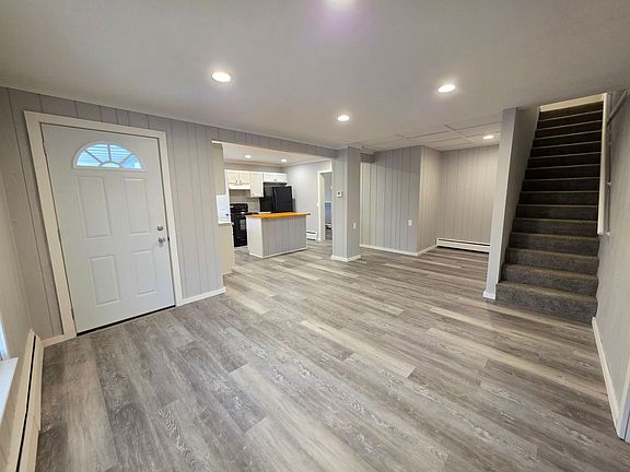 2nd image of 1353 W Grand Ave