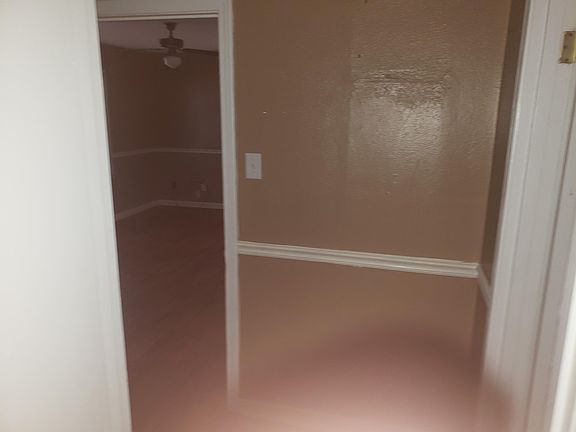 5th image of 1404 W 31st Ave