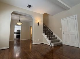 Lindbrook Manor Apartments