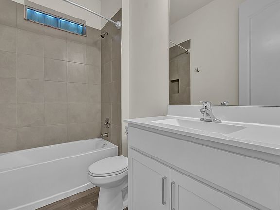 4th image of 5982 Sequoia Cir