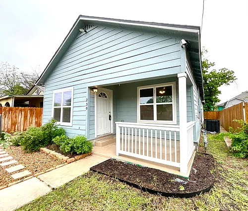 230 Micklejohn St Photo 1