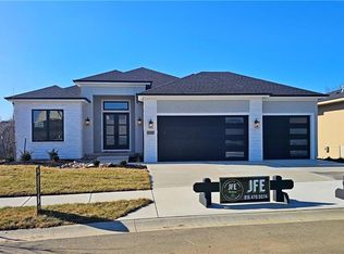 23939 W 113th Ter, Olathe, KS 66061