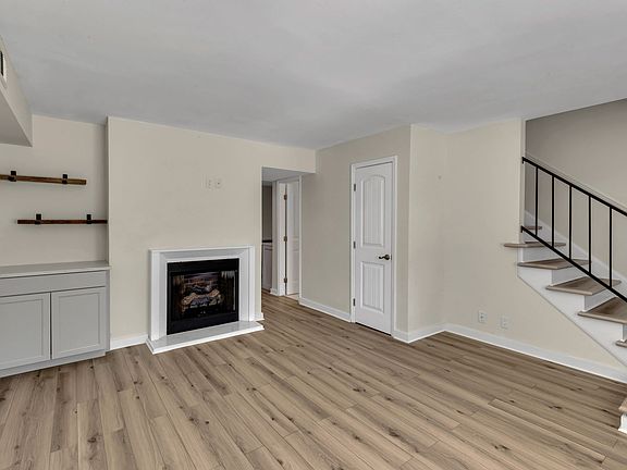 4th image of 612 Plantation Ct