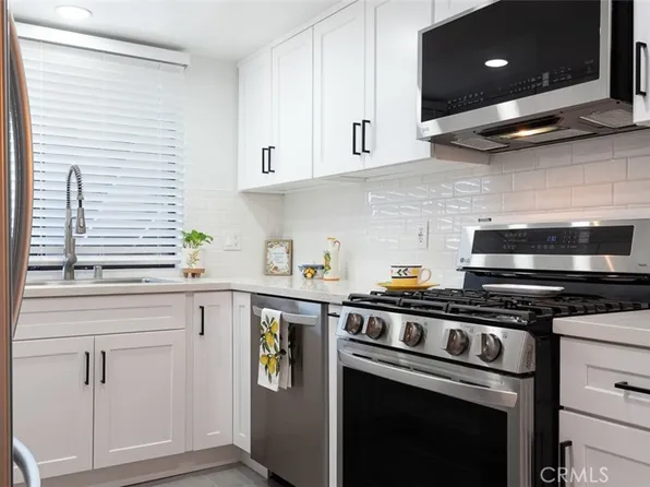 7305 Balboa Blvd Unit 2, Van Nuys, CA 91406
