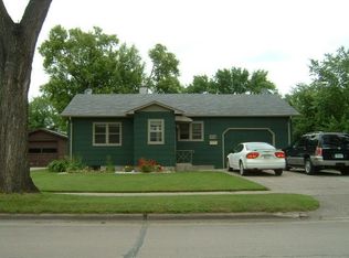 1806 10th Ave N, Grand Forks, ND 58203