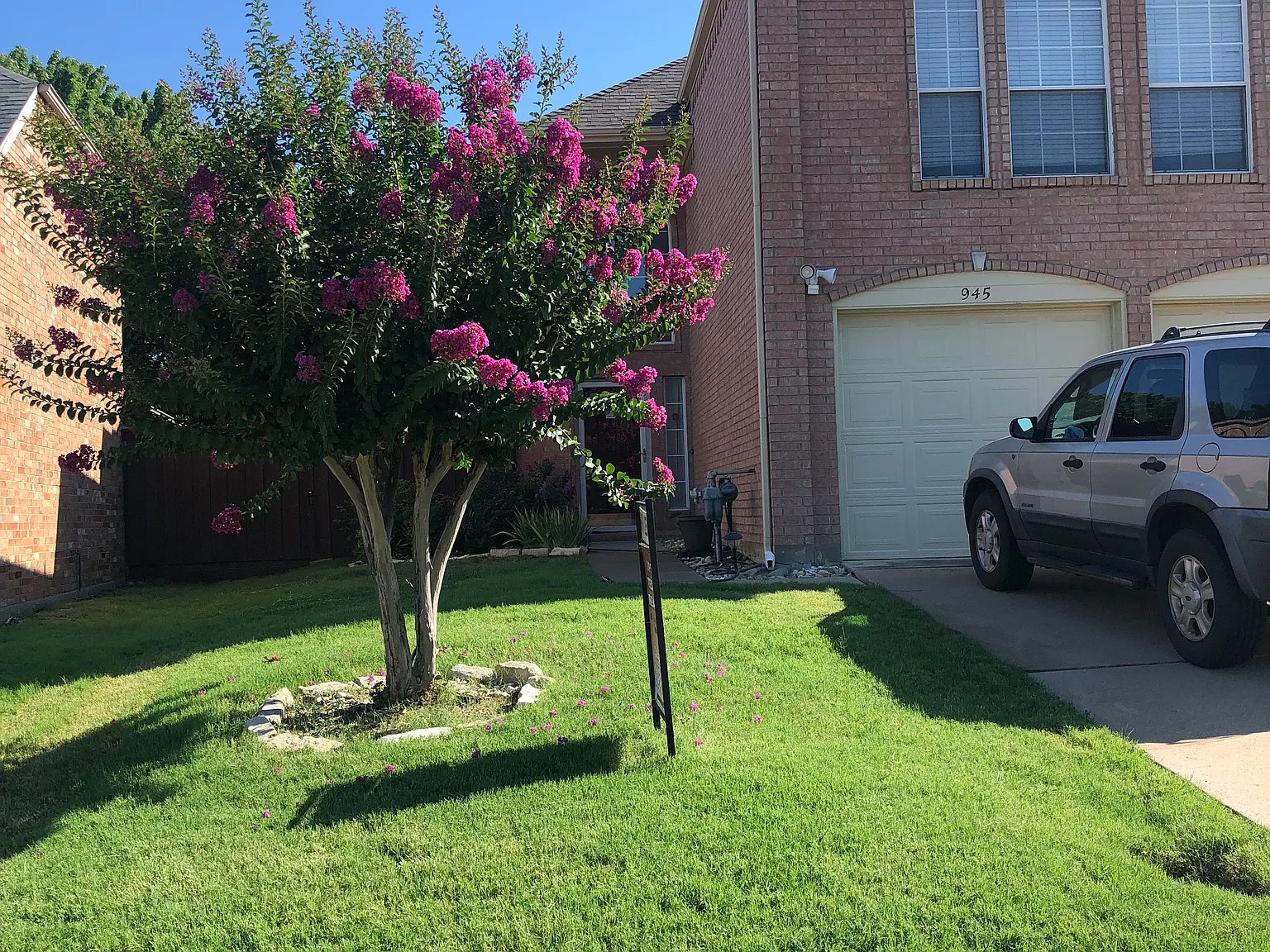 945 Winterstone Dr — Photo 1