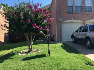 945 Winterstone Dr, Lewisville, TX 75067