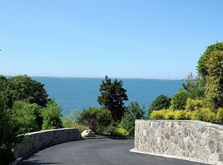 17 Aqua Dr, Southampton, NY 11968