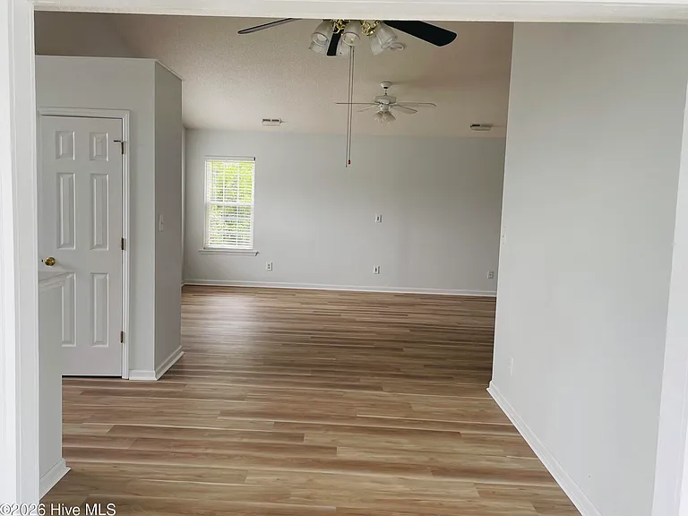 480 Saltaire Dr SW — Photo 12