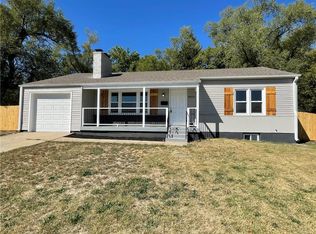 8810 Hiawatha Rd, Kansas City, MO 64114