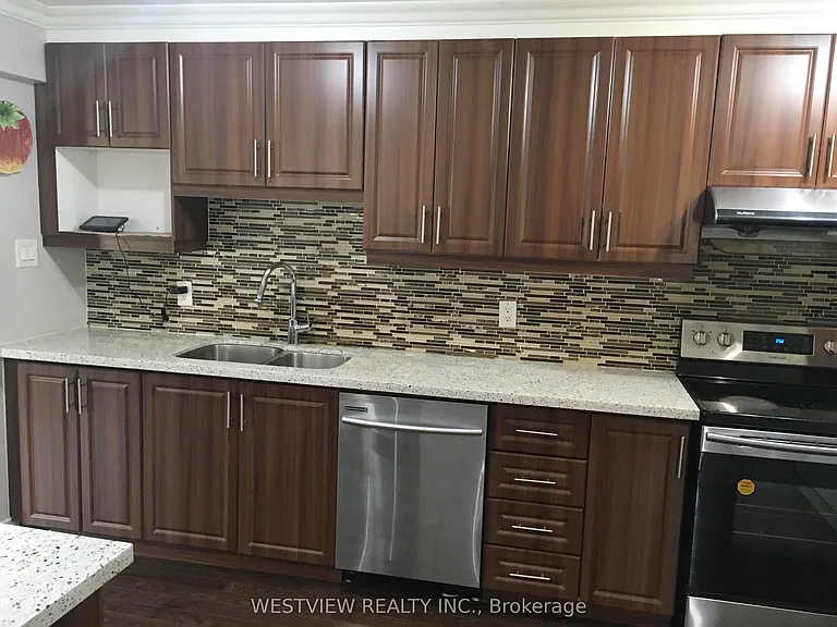 19 Coxworth Cres — Photo 10