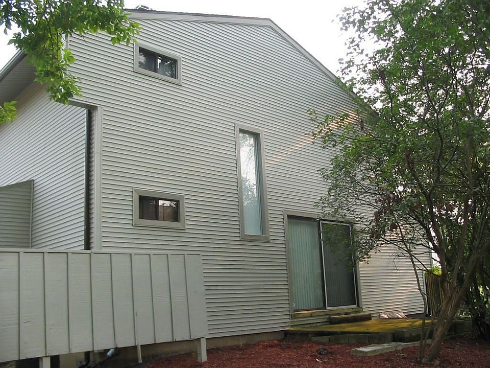2nd image of 811 Oakside Ln