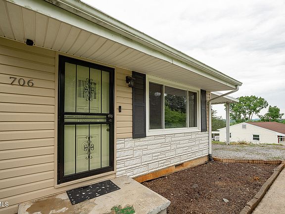 4th image of 706 Meadow View Dr