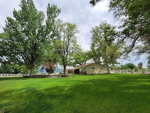 2nd image of 750 Sierra Manor Dr