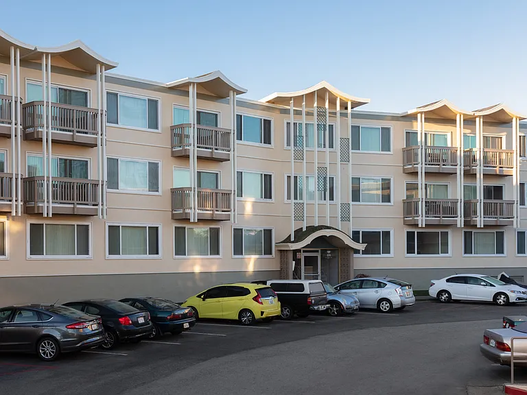 Westlake Apartments — Photo 24