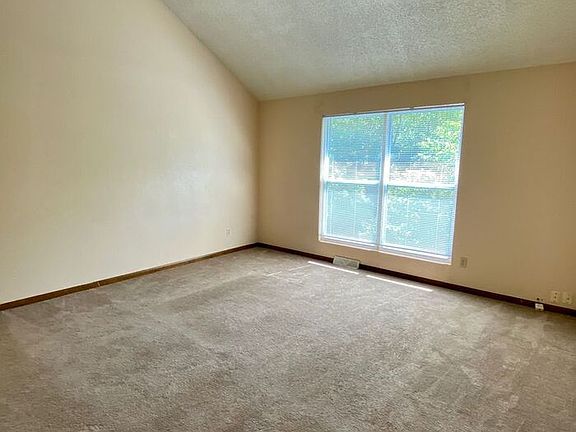 4th image of 8305 Woodson Dr