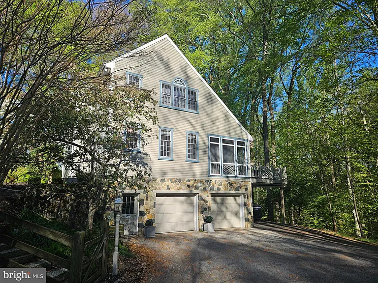 14 Barberry Ln — Photo 3