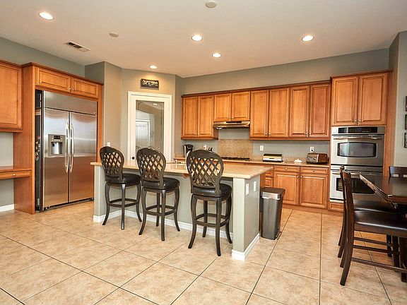 5th image of 12556 Yorkshire Dr