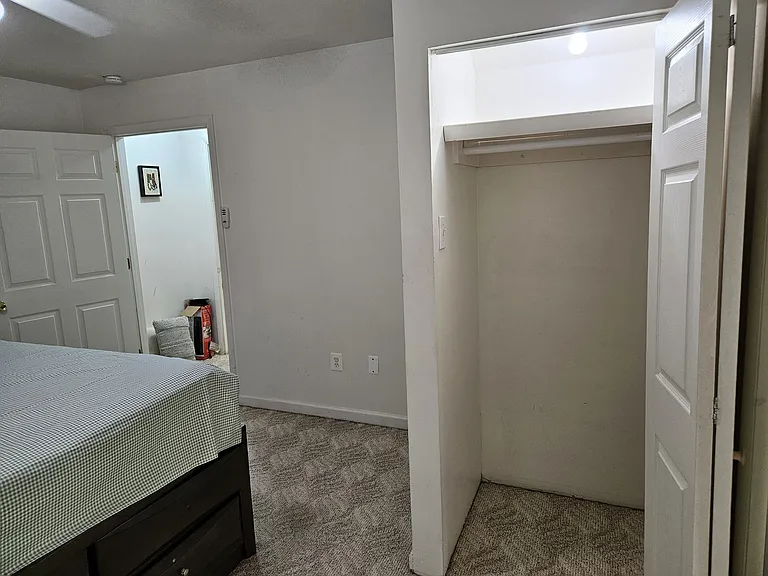 1922 Carters Grove Dr — Photo 14