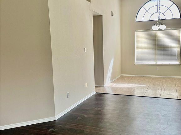 4th image of 4304 Windwillow Ct