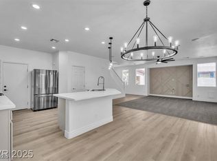 576 Foster Springs Rd, Las Vegas, NV 89148