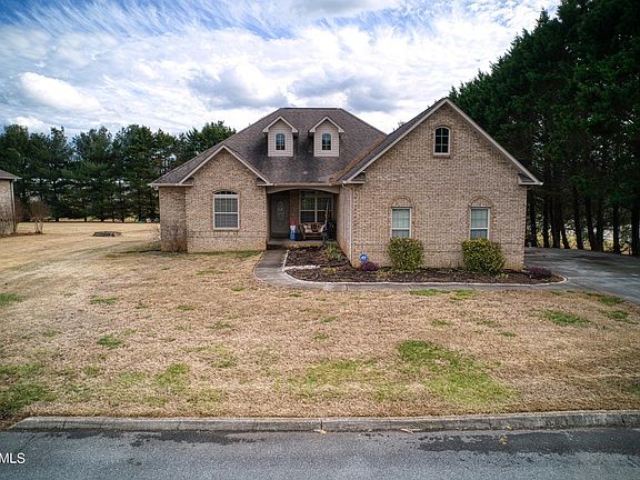 3rd image of 104 Latonia Pl