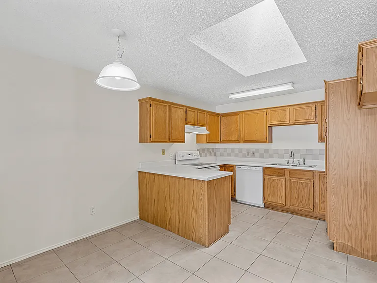 2804 Monthaven Dr — Photo 6
