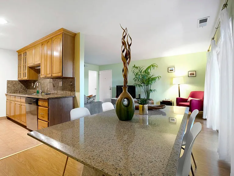 2468 W Bayshore Rd #5 — Photo 8