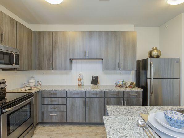 9 Municipal Dr Unit 422