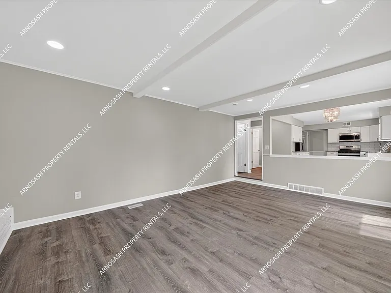 27345 Harvard Rd — Photo 21