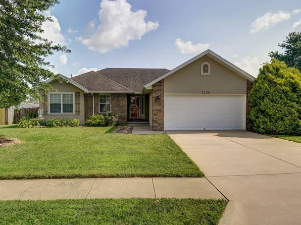 2220 E Moonlight Street, Republic, MO 65738