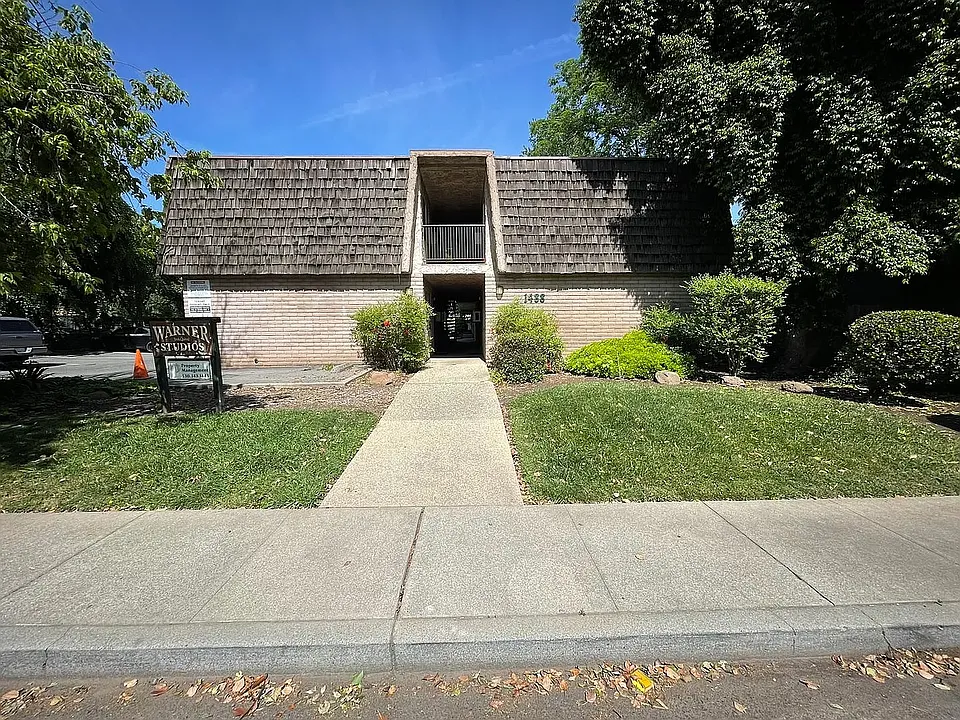 Warner Studios Apartments
