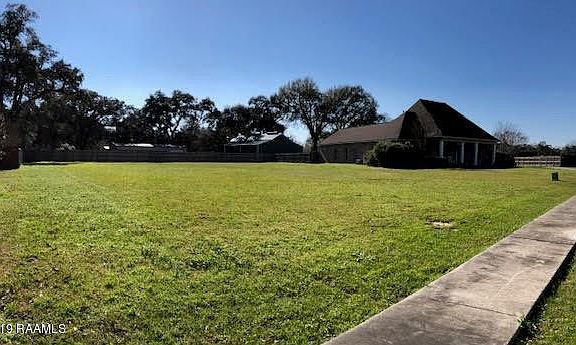 4th image of 205 Salvador Dr