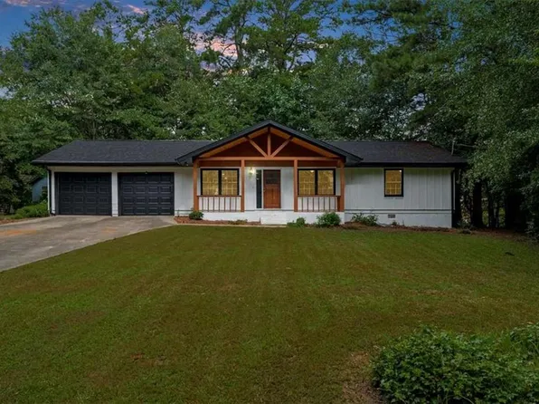 4210 Bob White Ln, Oakwood, GA 30566