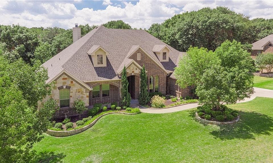 1st image of 229 Copperwood Dr