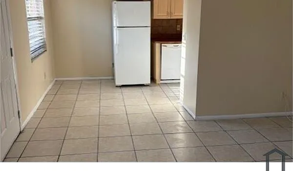 2 bed, 900 sqft, $1,800 — Photo 4