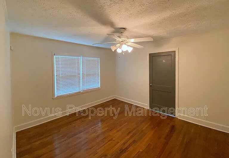 215 Pennsylvania Ave — Photo 11